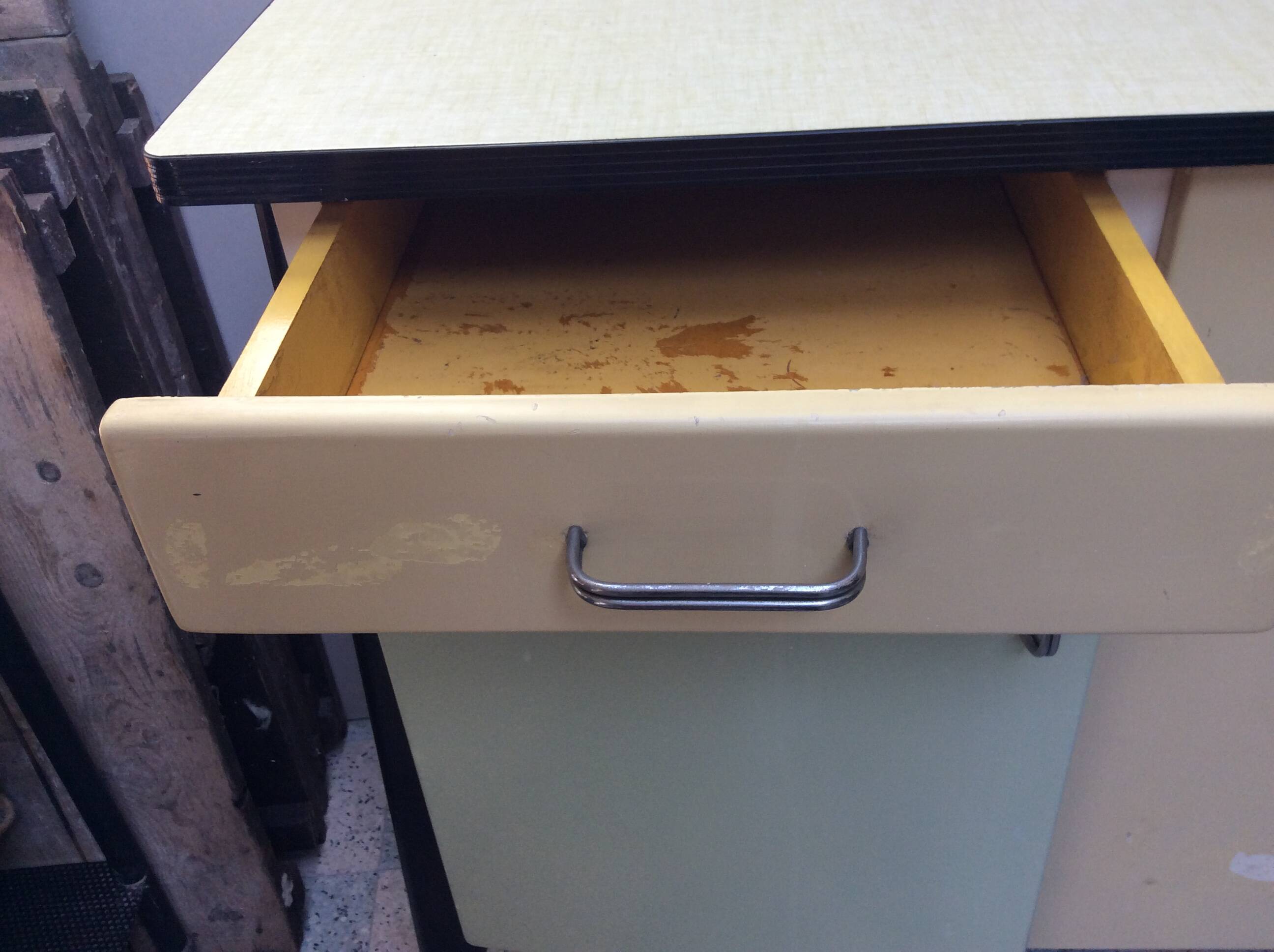 Kitchen sideboard in wood and Formica