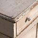 Ancienne commode blanche à deux portes (vers 1920)