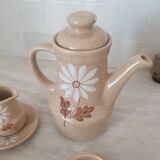 Coffee service coffee maker and cups