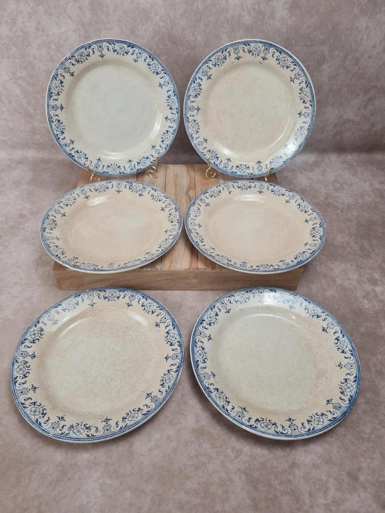 Set of 6 antique flat plates from Creil and Montereau, La Vallières service, 23 cm