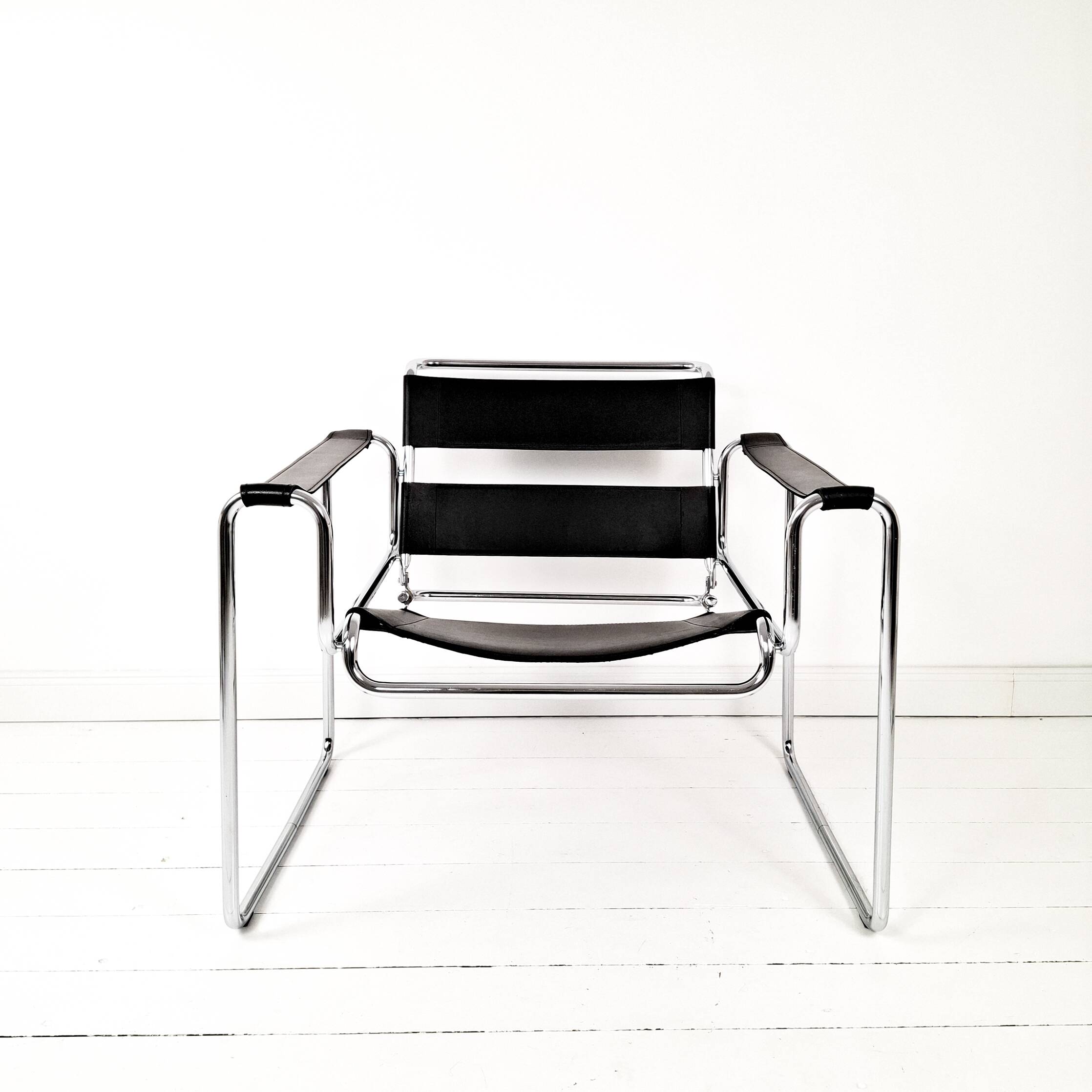 Wassily Style Lounge Chair Chrome Black Faux Leather Breuer Bauhaus Design