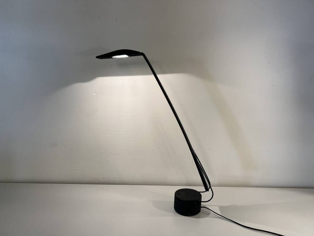 Dove Barbaglia & Colombo vintage desk lamp from the 1980s.