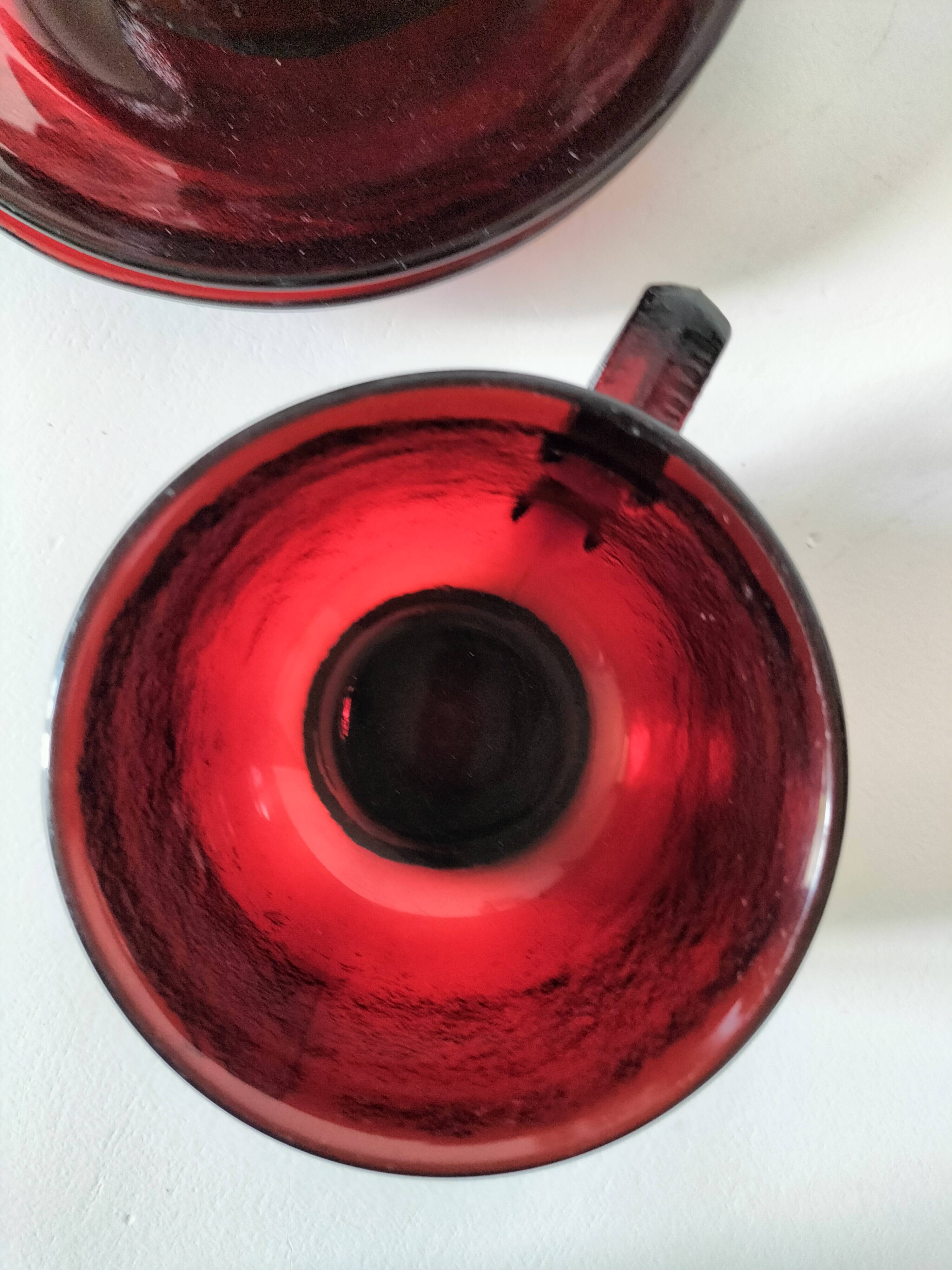 Set of cups and saucers Arcoroc Sierra ruby – 1970s