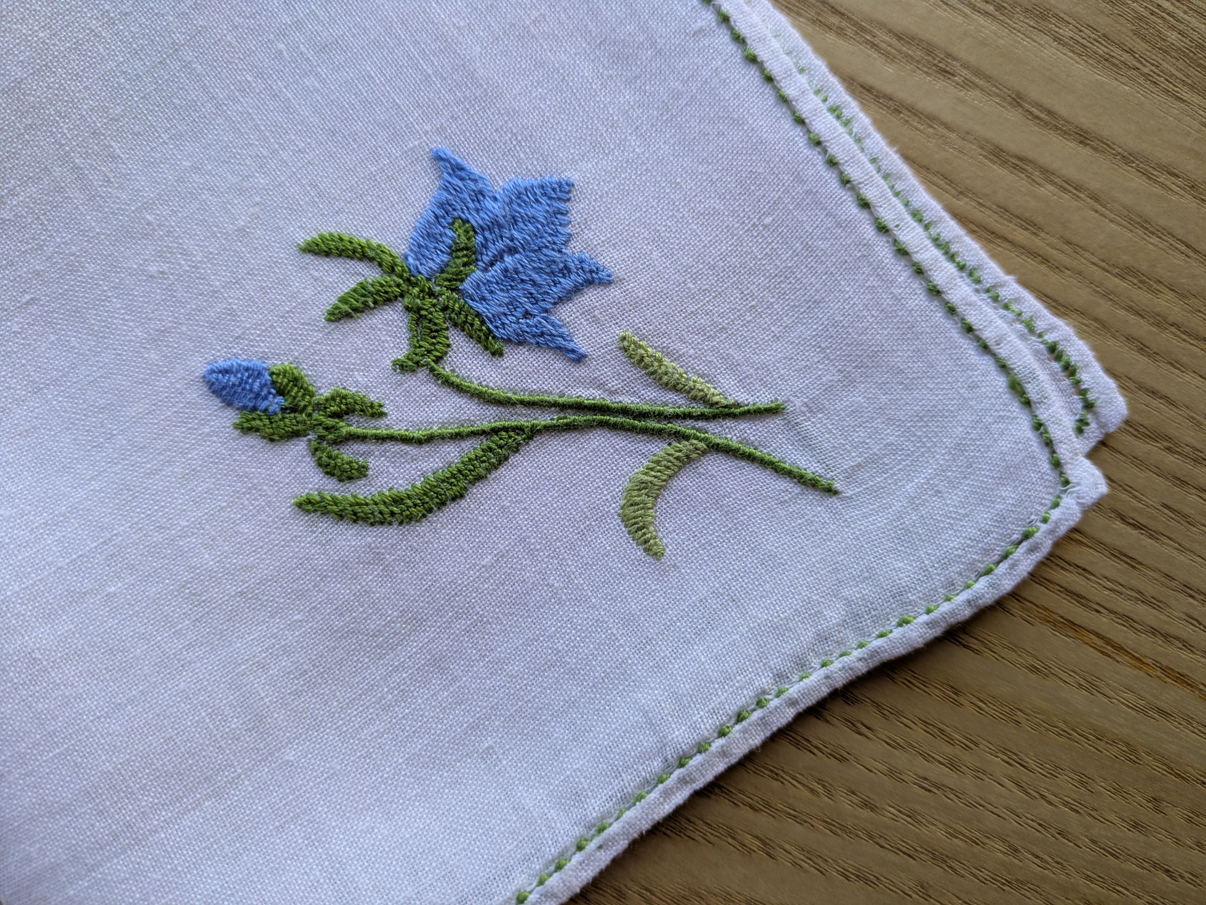 Vintage hand-embroidered linen napkin - Blue flower