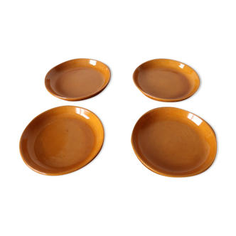 4 plates with old ravel dessert in terracotta