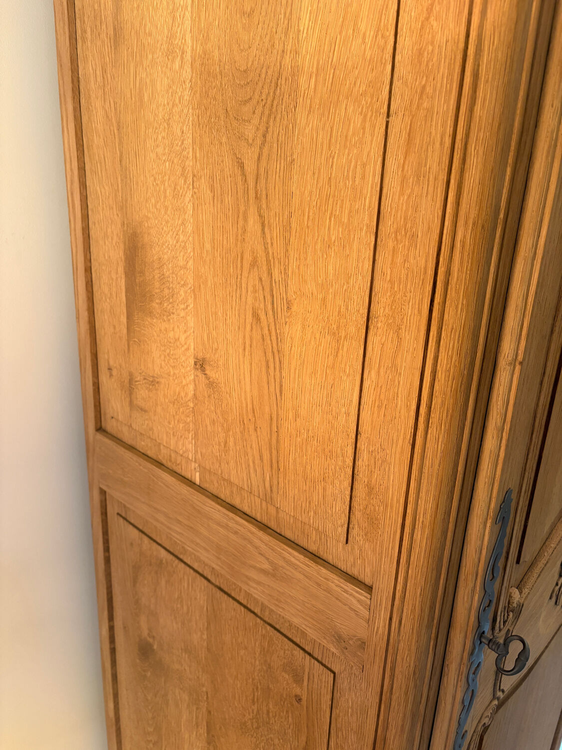 Oak bonnetière sandblasted