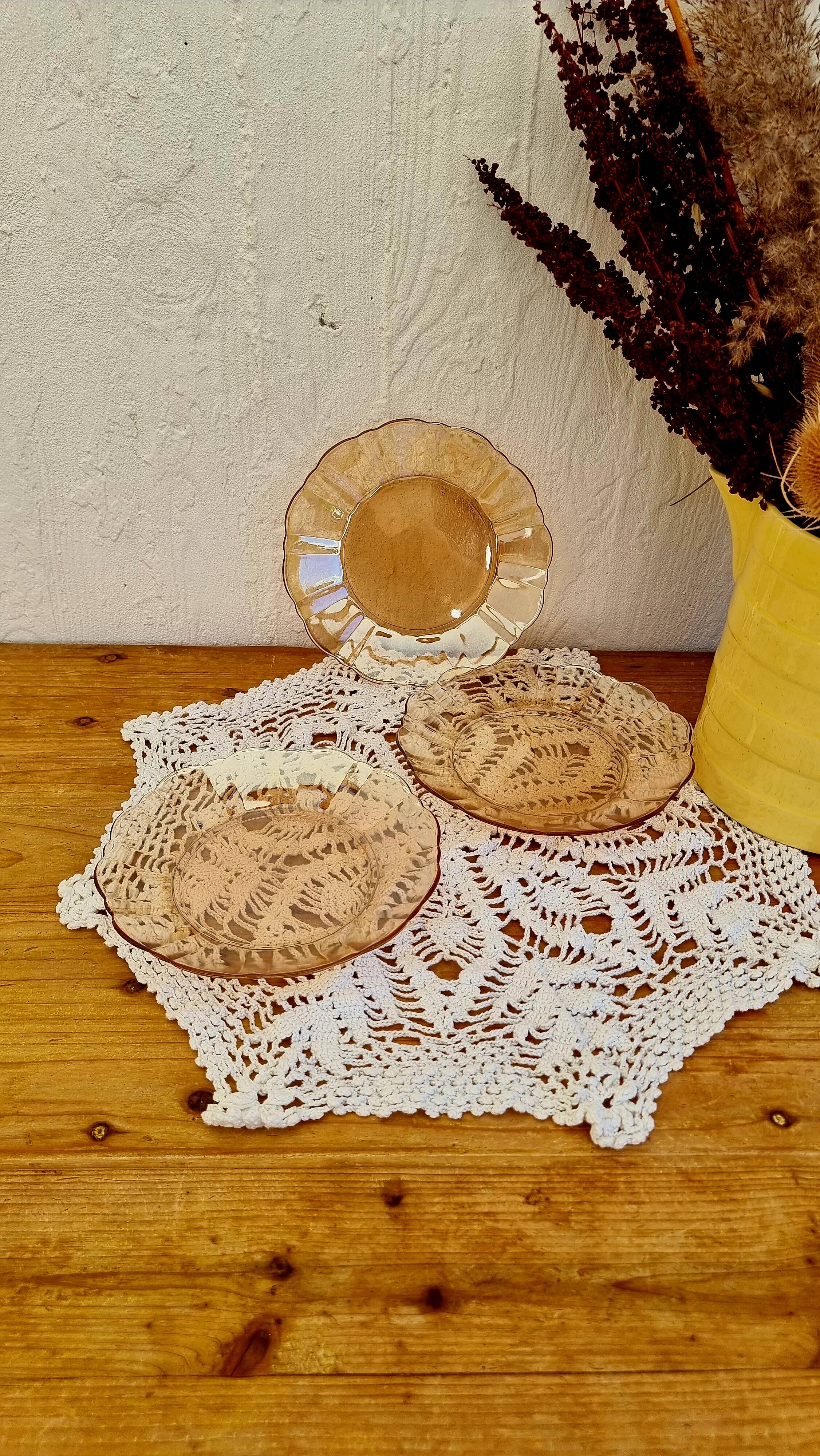 Set of 3 vintage Dulcine dessert plates