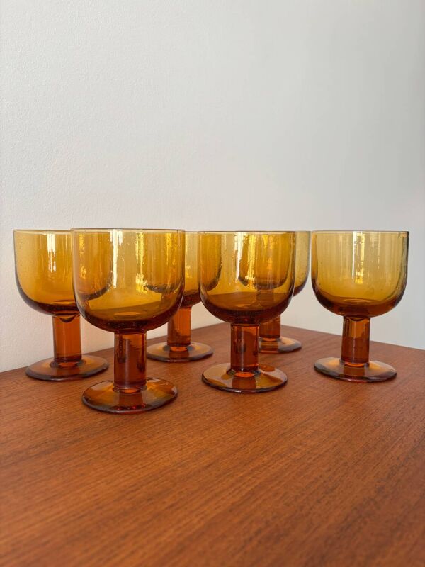 Lot de 6 verres à pied vintage en verre fumé bullé – Verres ambrés ann