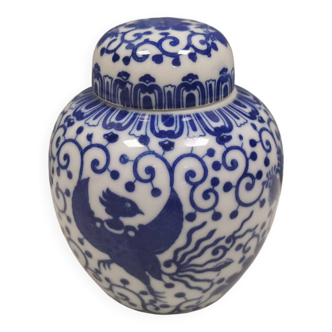 Small vase with lid/tea caddy. Asian motif blue and white with a ‘dragon’