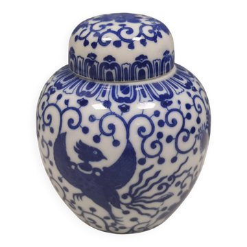 Small vase with lid/tea caddy. Asian motif blue and white with a ‘dragon’