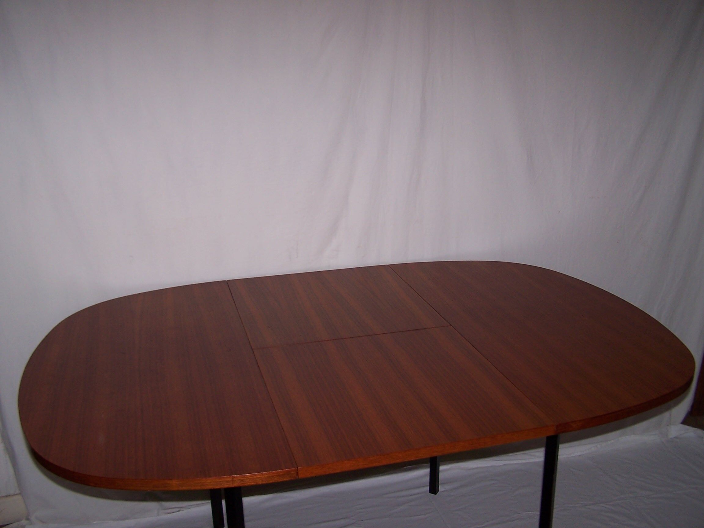 Table Trc 20 by Pierre Guariche, editions Huchers Minvielle 60
