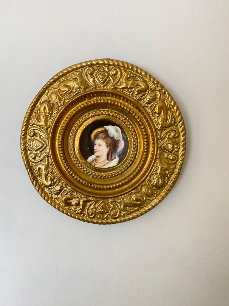 Decorative plate gold XIX in copper and porcelain