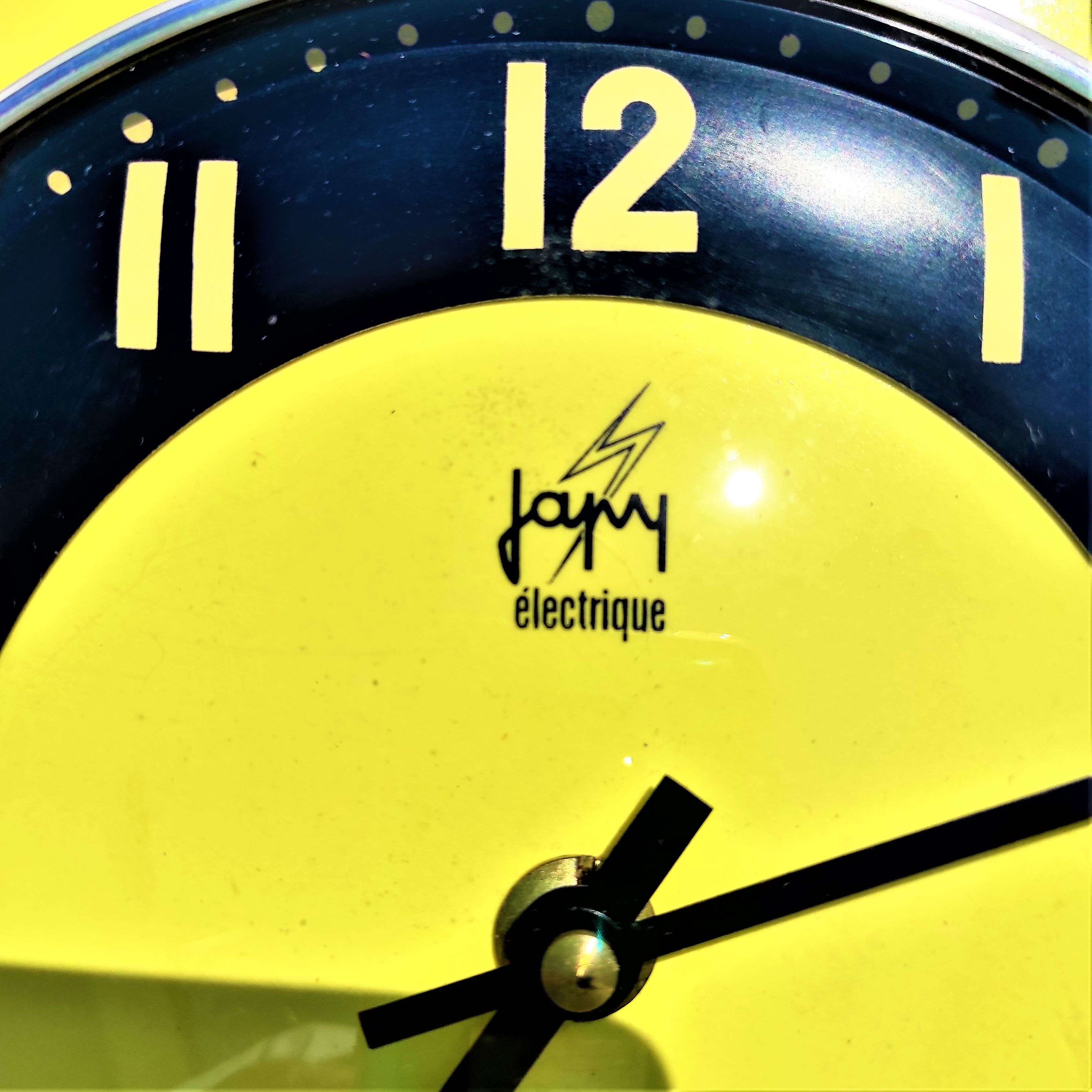 Pendulum, Yellow JAPY Formica wall clock from the 60s VINTAGE