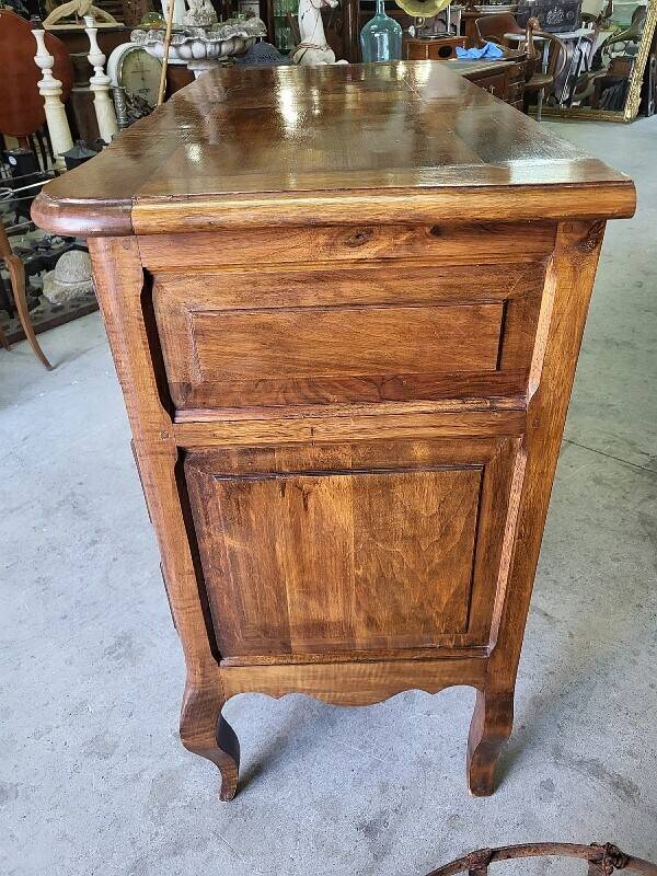 Louis XV walnut chest of drawers with 3 drawers from 1960