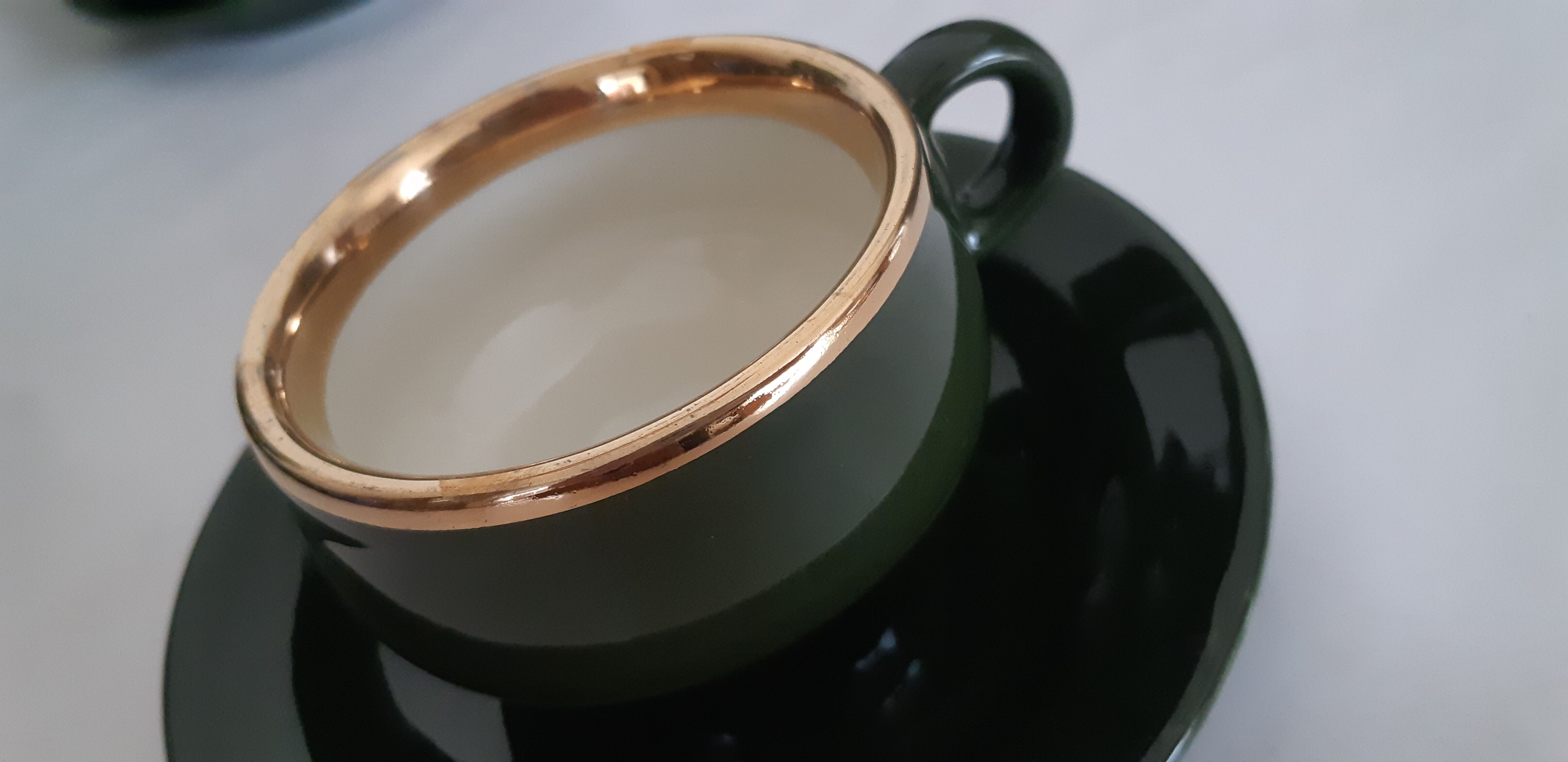 Tasses et sous tasses à café de bistrot vertes  "Helvetia"  , en porcelaine