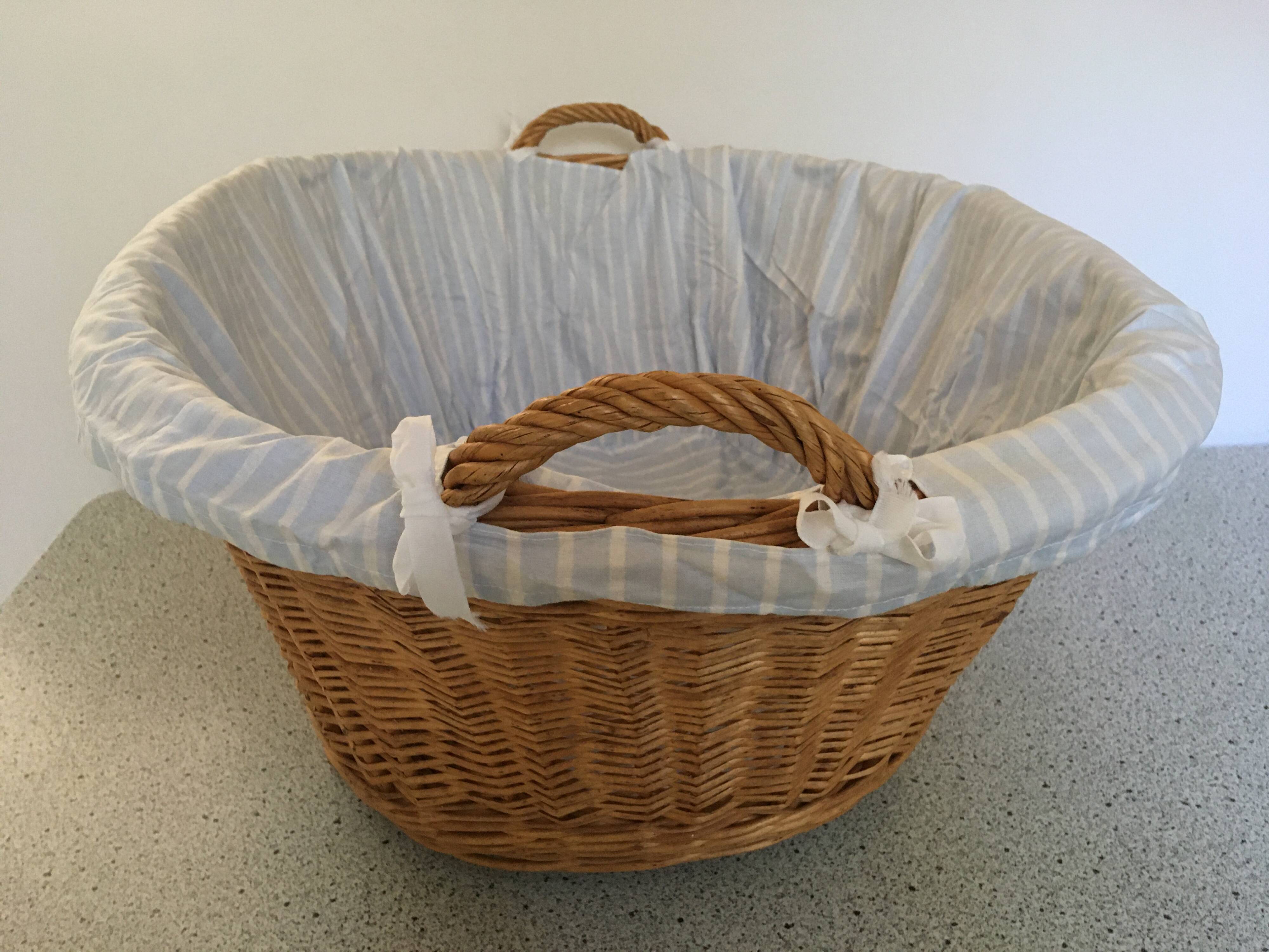 Wicker laundry basket