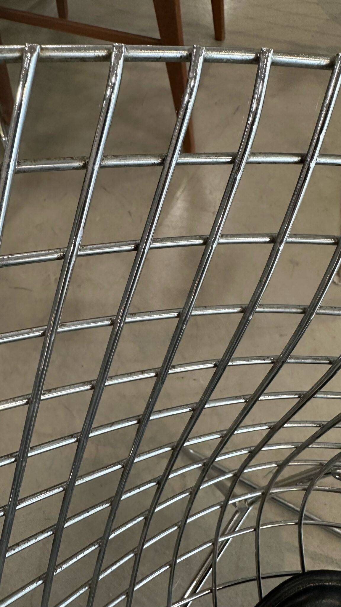 2 Diamond Bertoia armchairs