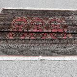 Oriental carpet from Pakistan: 1.83 x 2.75 meters. Completely handmade. Quality: wool