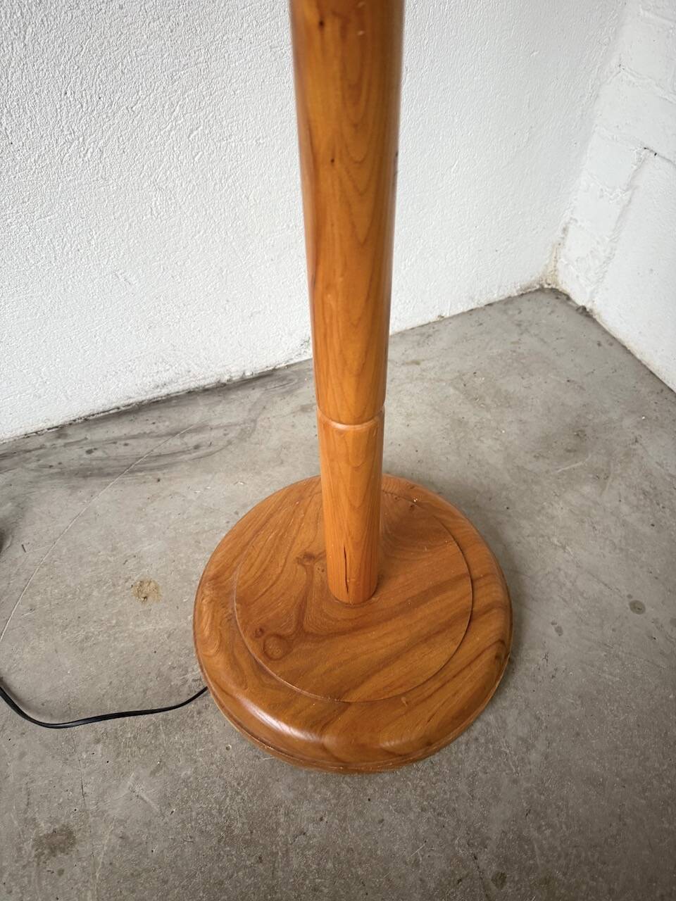 Ornamental floor lamp with "flower" patterns from the 1970s.