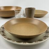 Service de table depareille -  verrerie, grès et faïence  - 6 couverts -25 pièces