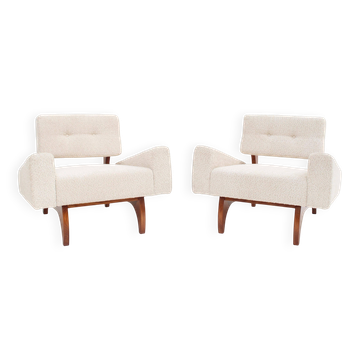 Pair of Italian Contemporary Walnut Armchairs with White Bouclé Upholstery