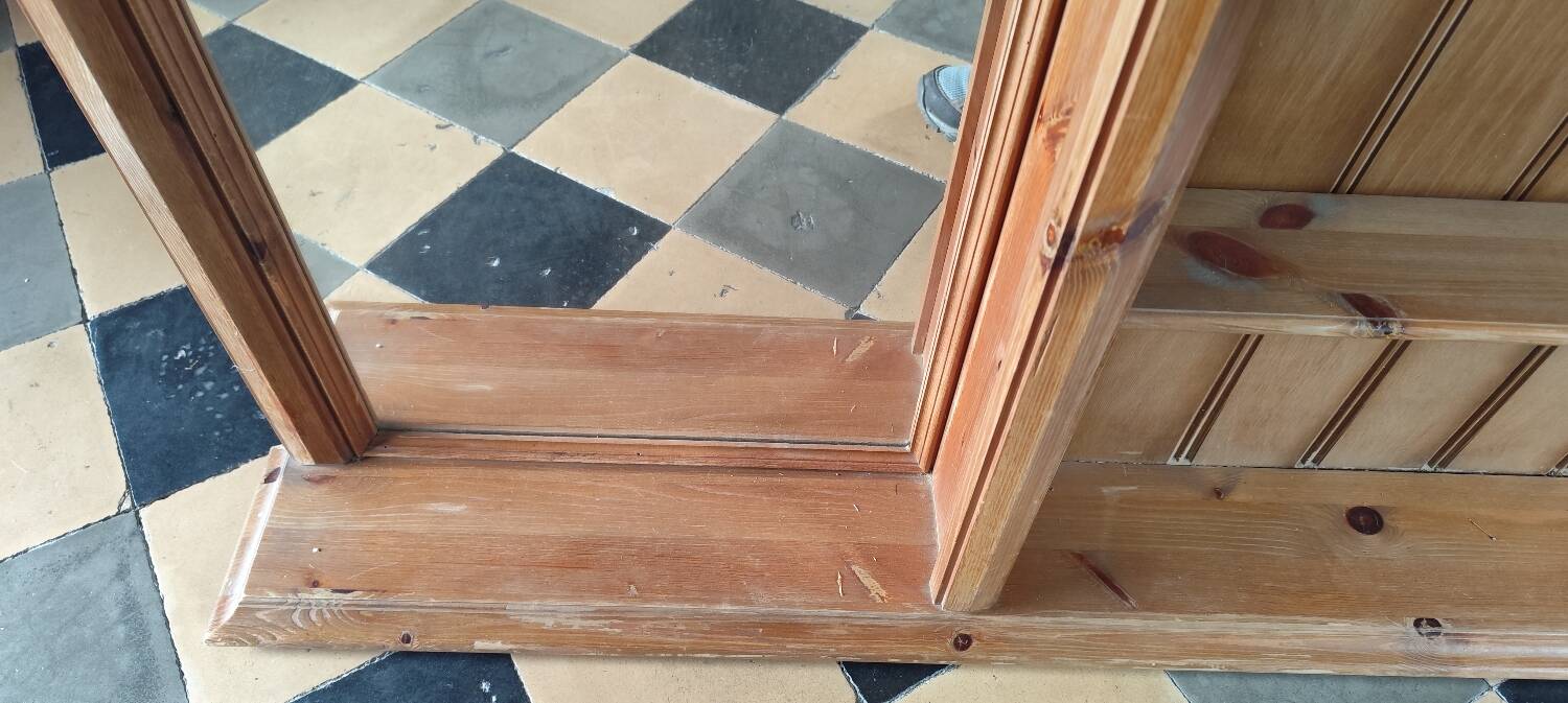 Antique pine glassware
