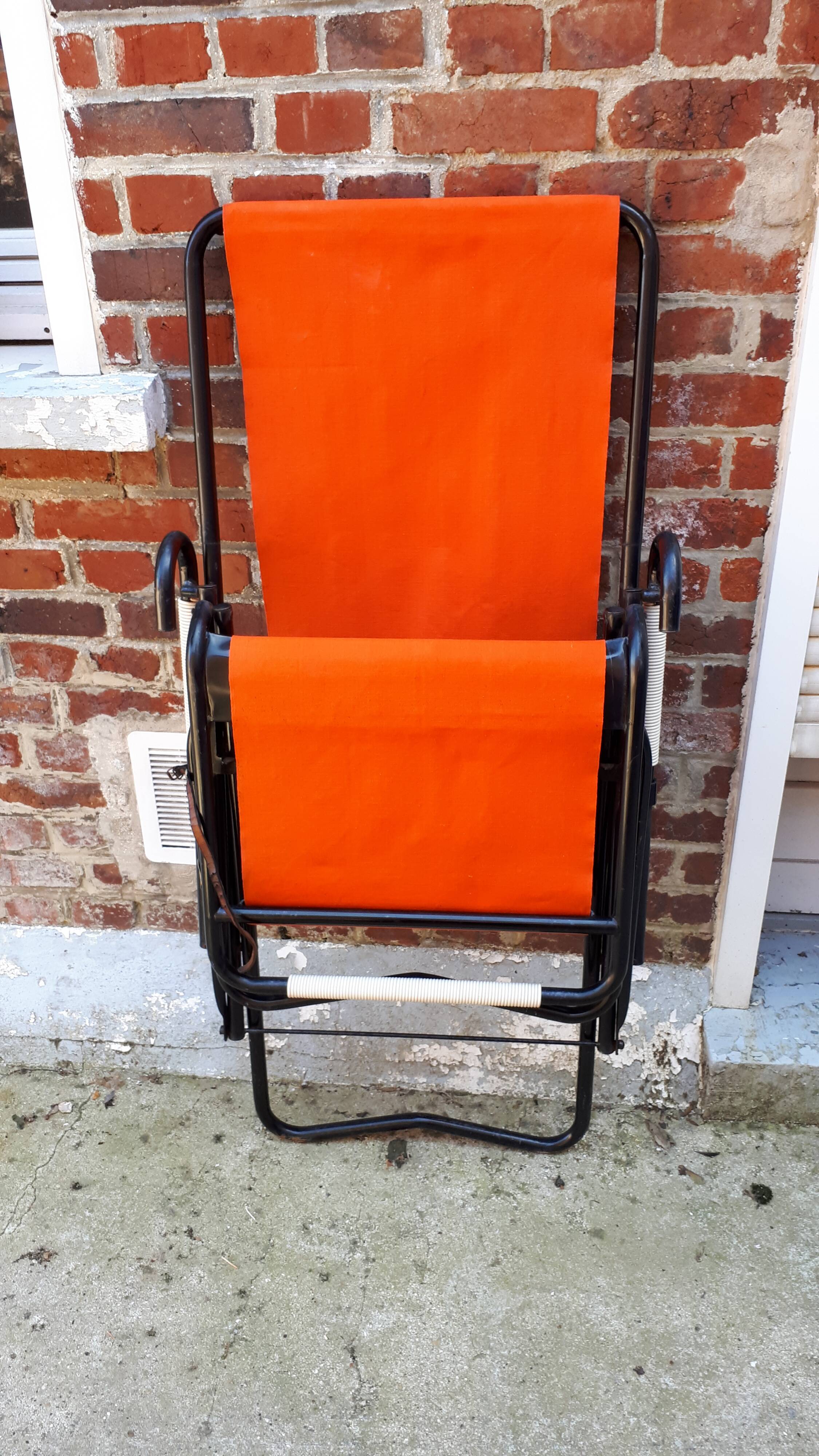 Ergelax folding long chair by Simbag from the 1950s