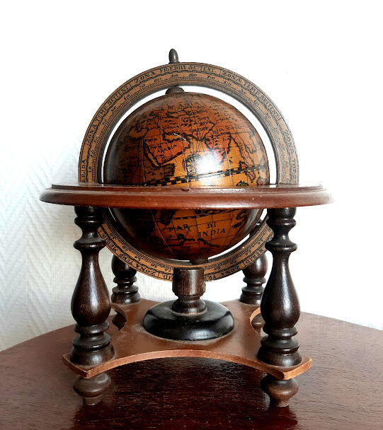 Vintage desktop world map