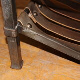 Table basse en fer forgé et cuir vers 1970