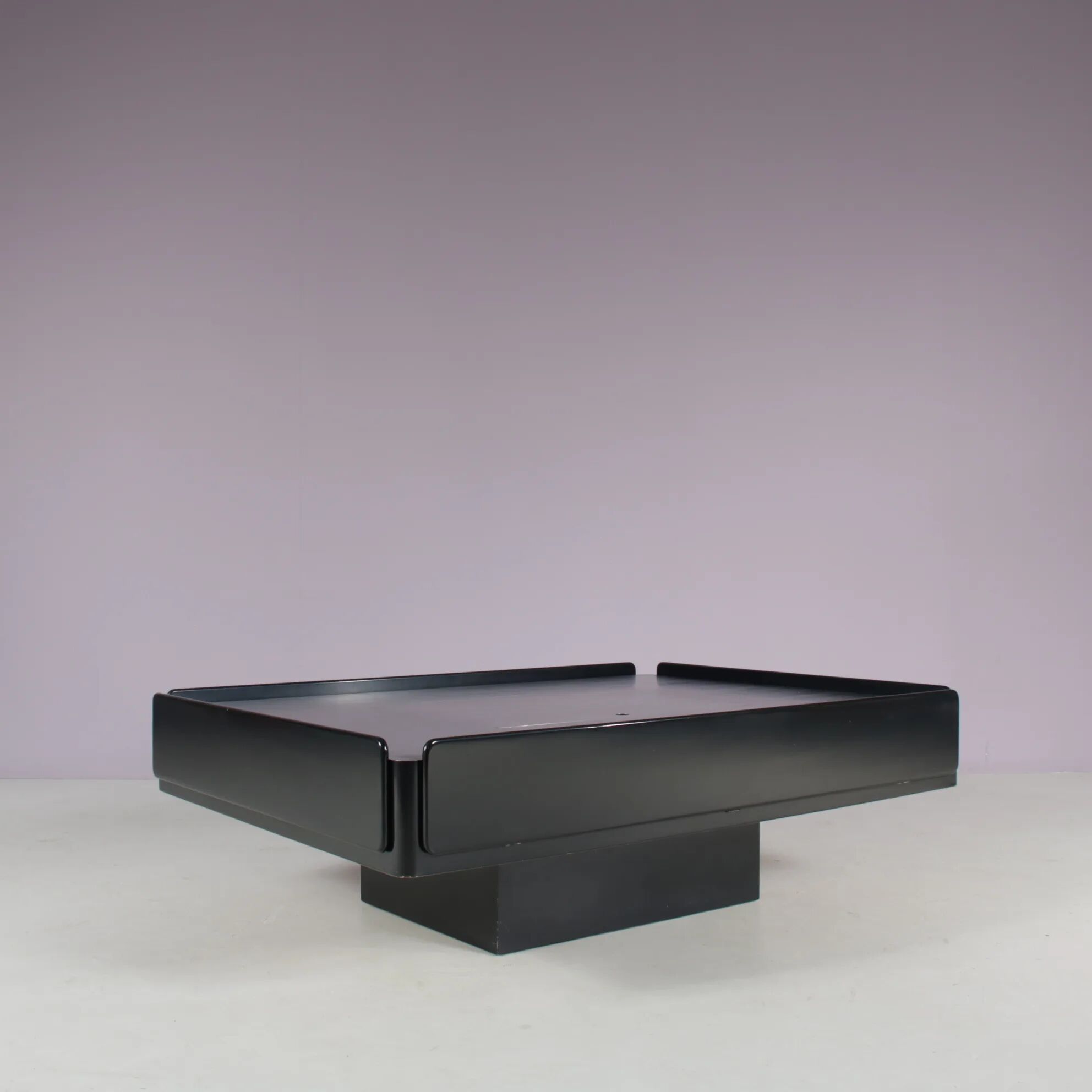“Caori” coffee table by Vico Magistretti for Gavina, Italy 1960