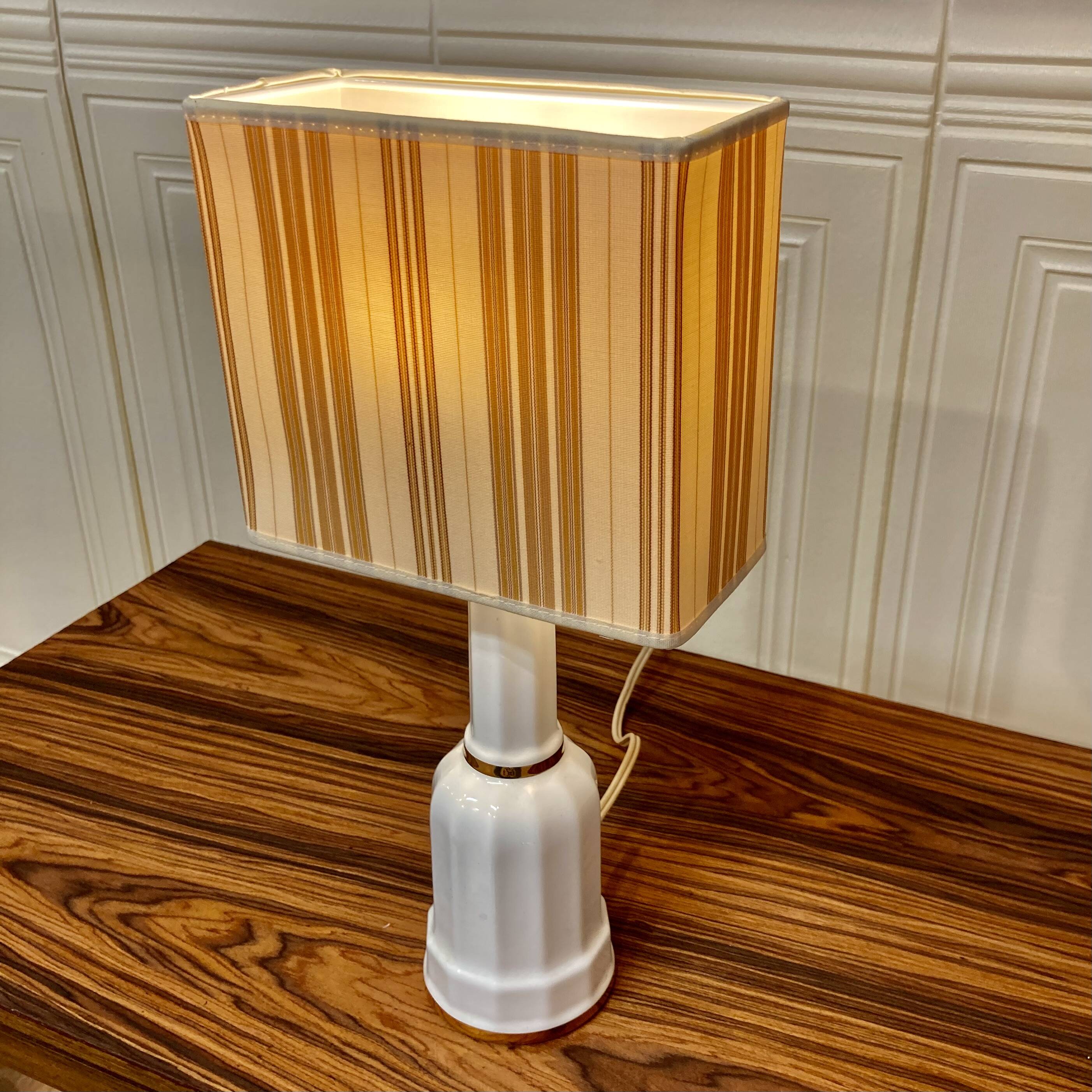 CERAMIC LAMP STAMPED DESIGN 1960.