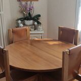 Extendable table and 4 leather chairs