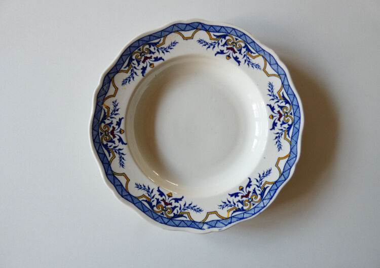 Table service in Keller & Guerin Lunéville earthenware