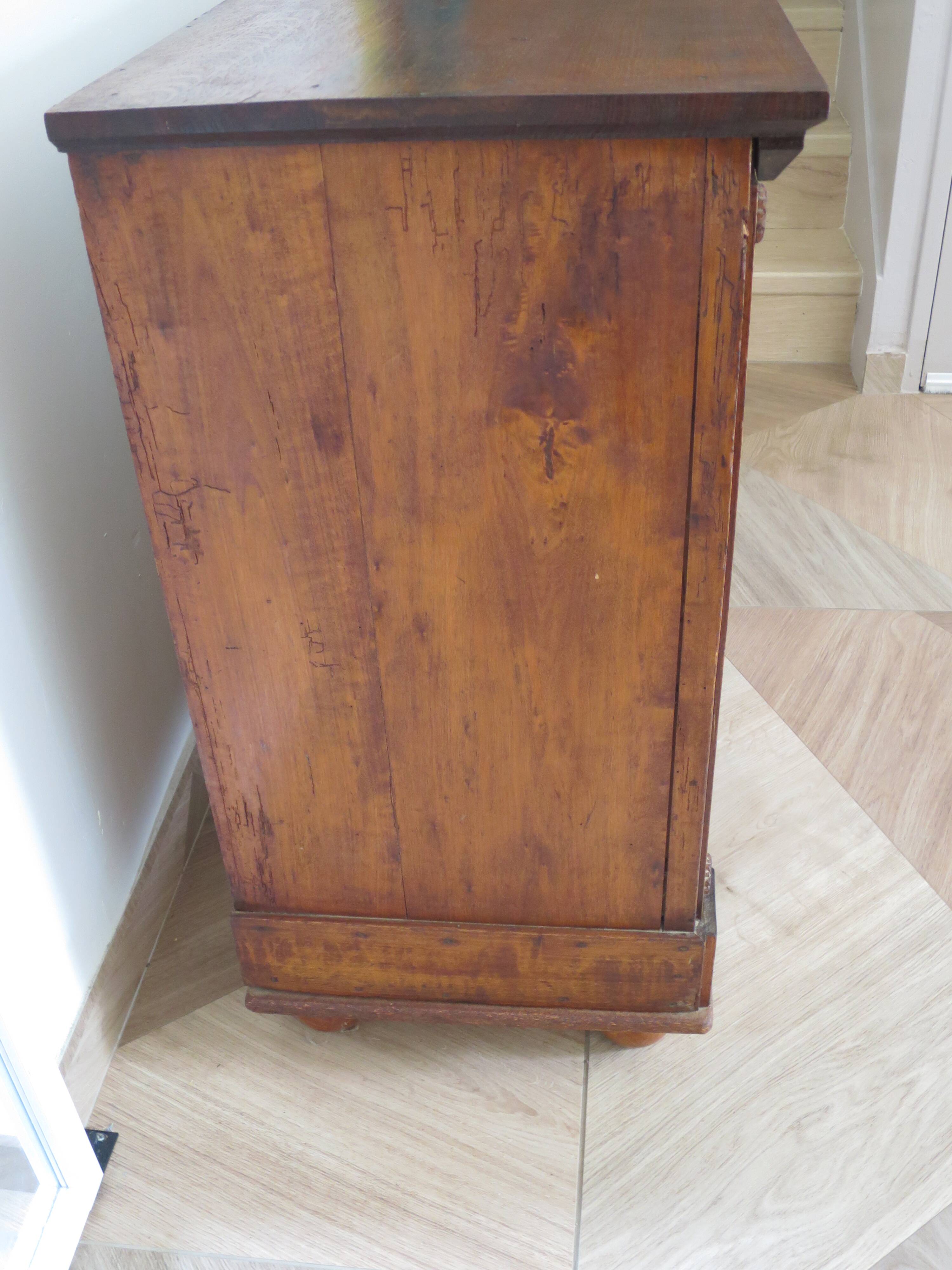 Commode 4 tiroirs en bois massif, début XXème s.