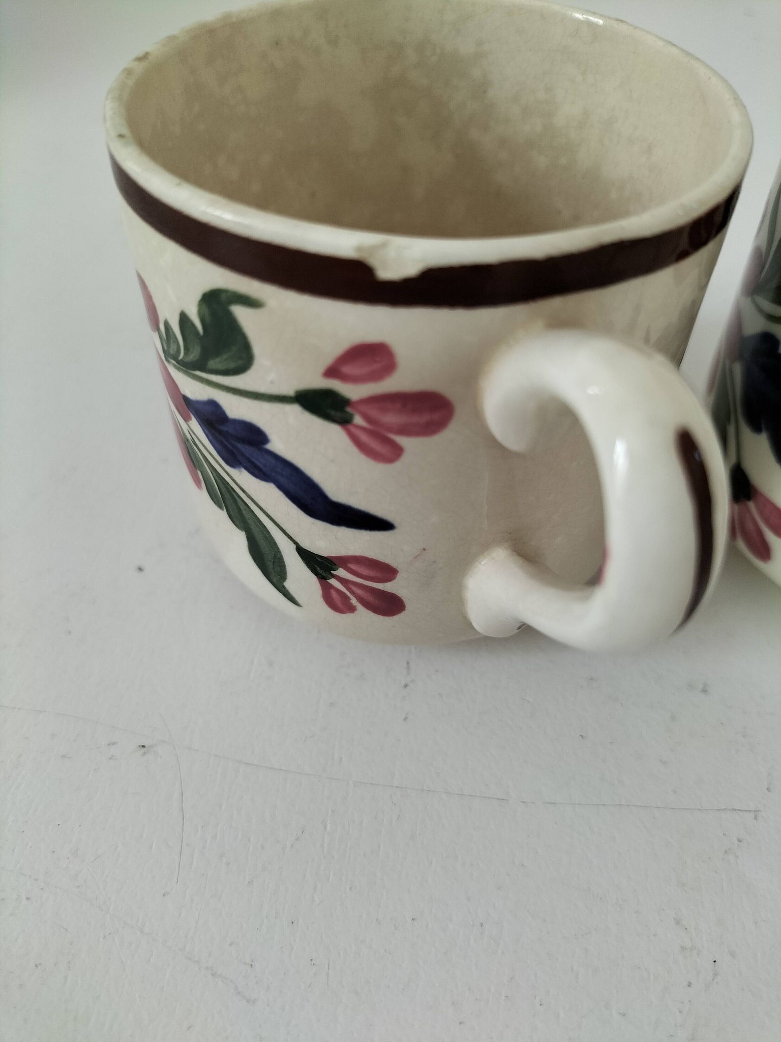 Pair of antique Saint-Amand cups – Floral decoration 4146 (1930s–50s)