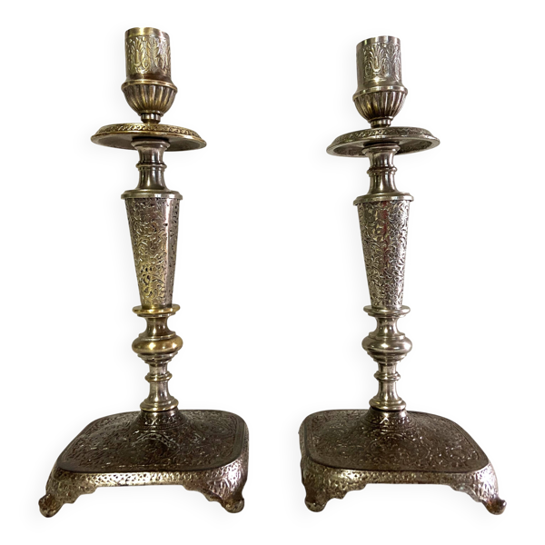 Paire de Bougeoirs Flambeaux Chandeliers Bronze Argenté Déco Atypique