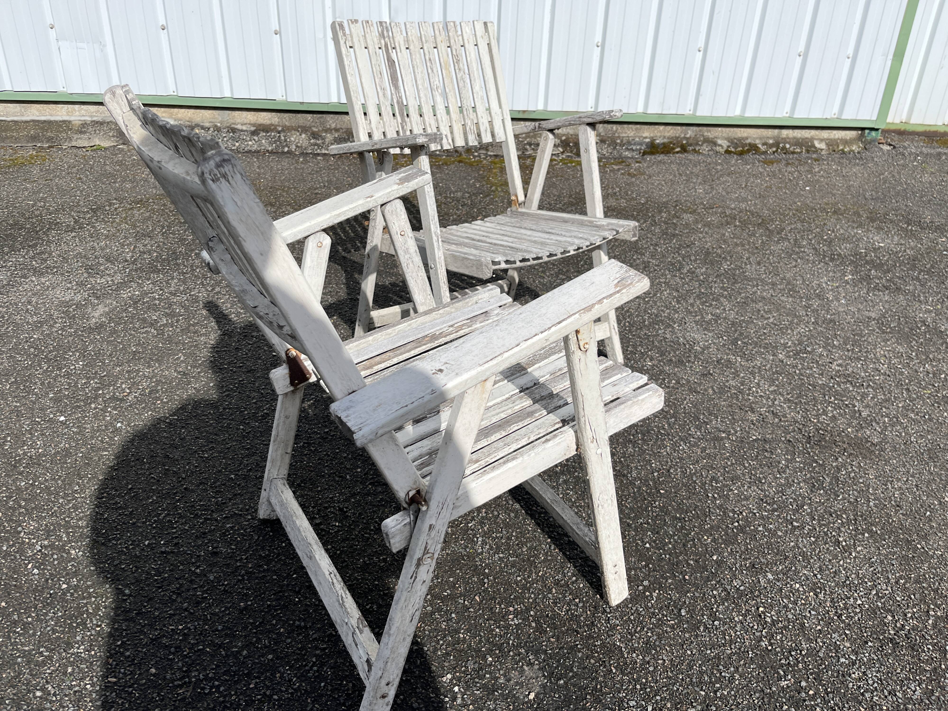 Pair of vintage wooden folding garden chairs – shabby chic look