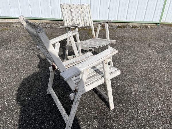 Paire de chaises de jardin pliantes vintage en bois – look shabby chic