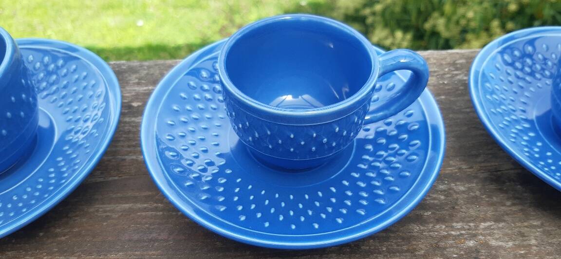 Set of 4 "rice grain" coffee cups by Geneviève Lethu