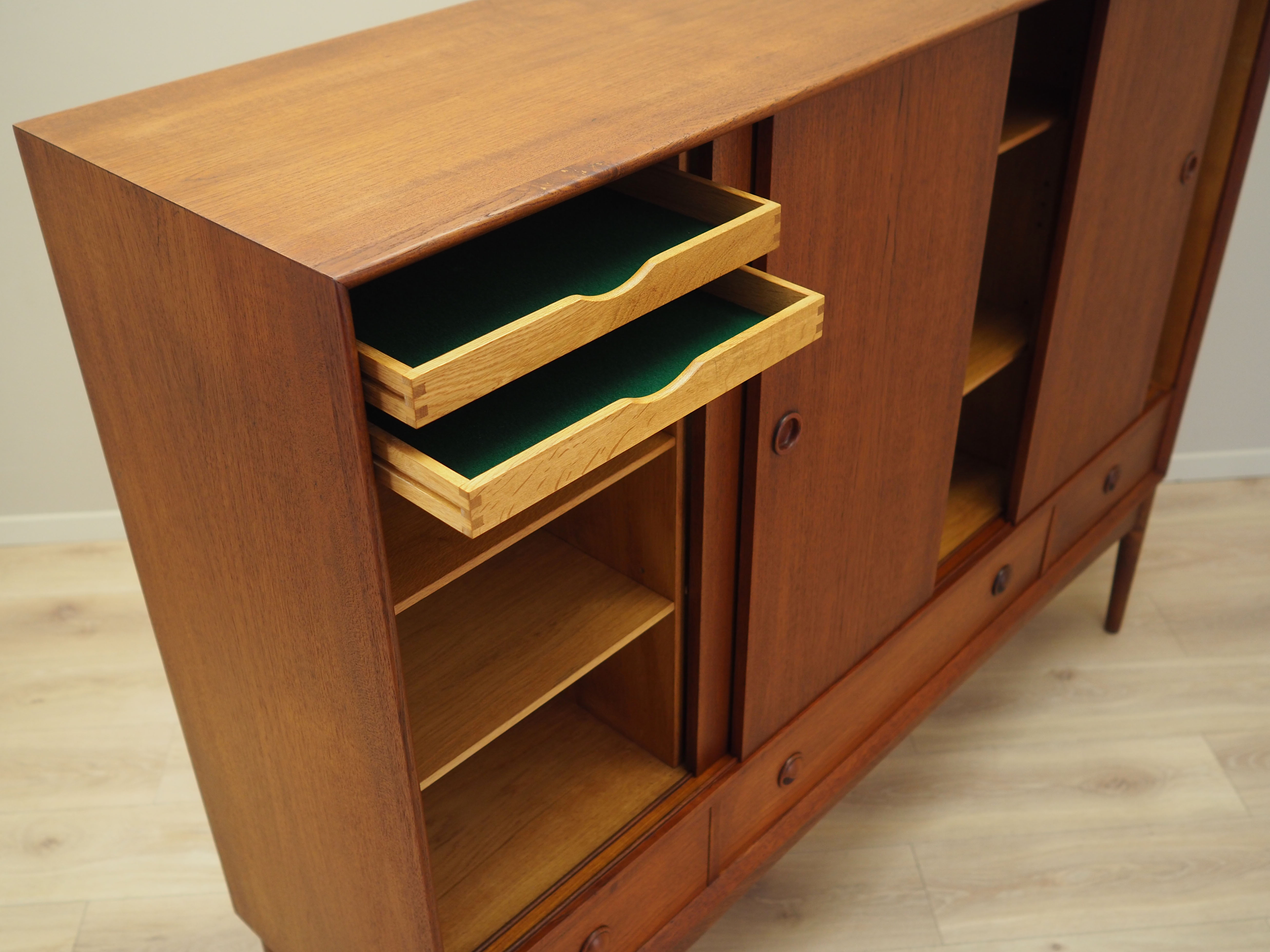 Enfilade en teck, design danois, années 1960, Danemark