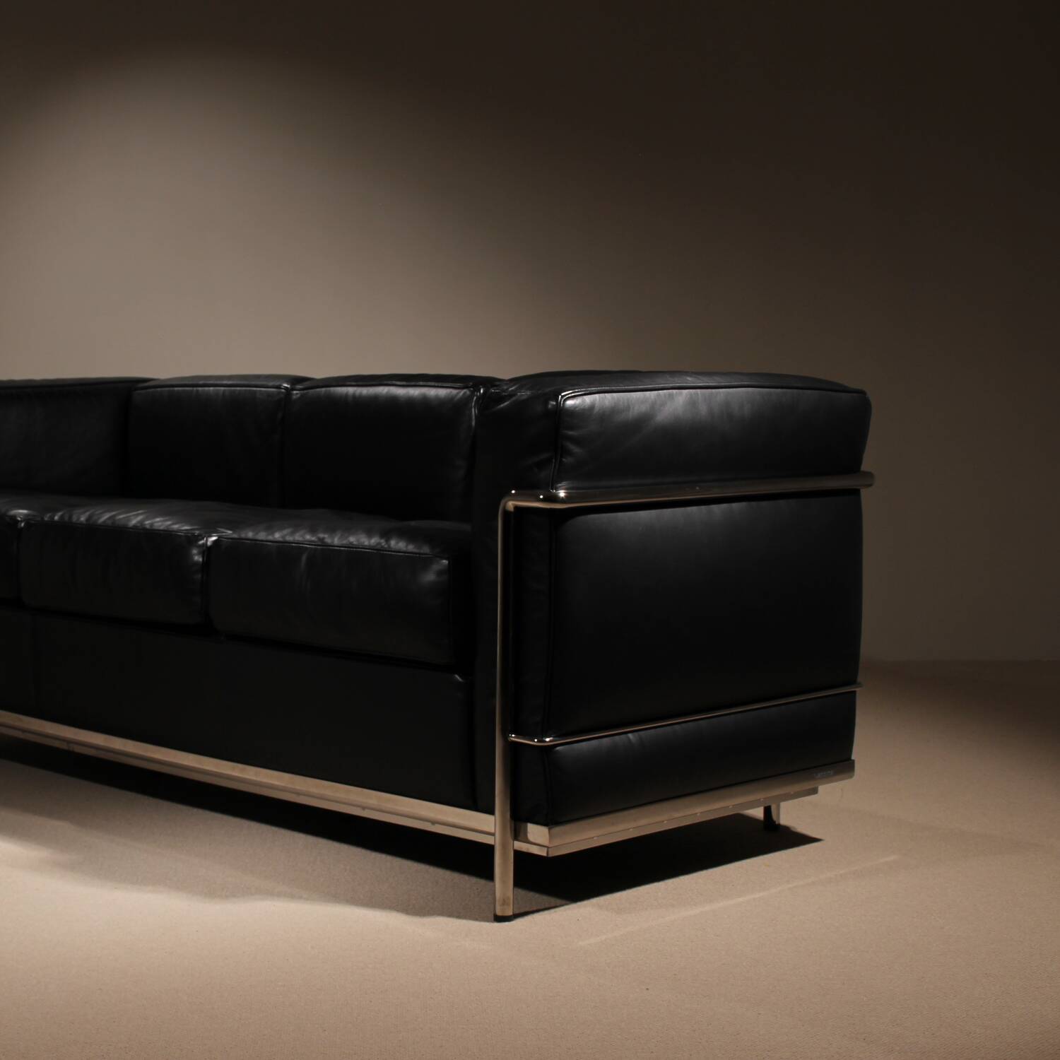 3-Seater Sofa ‚LC2‘ by Le Corbusier, P. Jeanneret, C. Perriand for Cassina