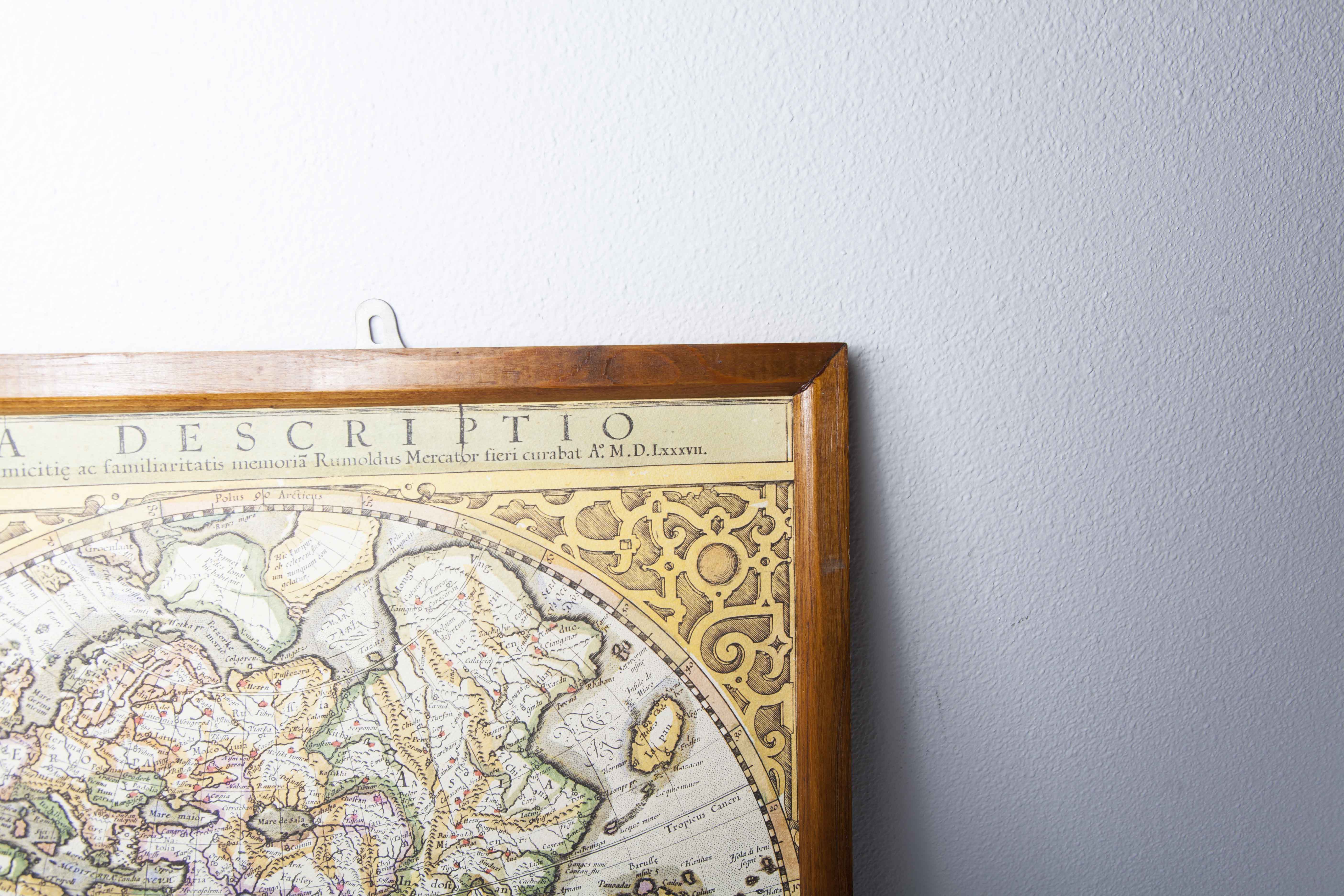 Frame and map "Orbis terrae compendiosa descriptio", Reproduction of an engraving Gérard Mercator