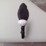 Wall coats door