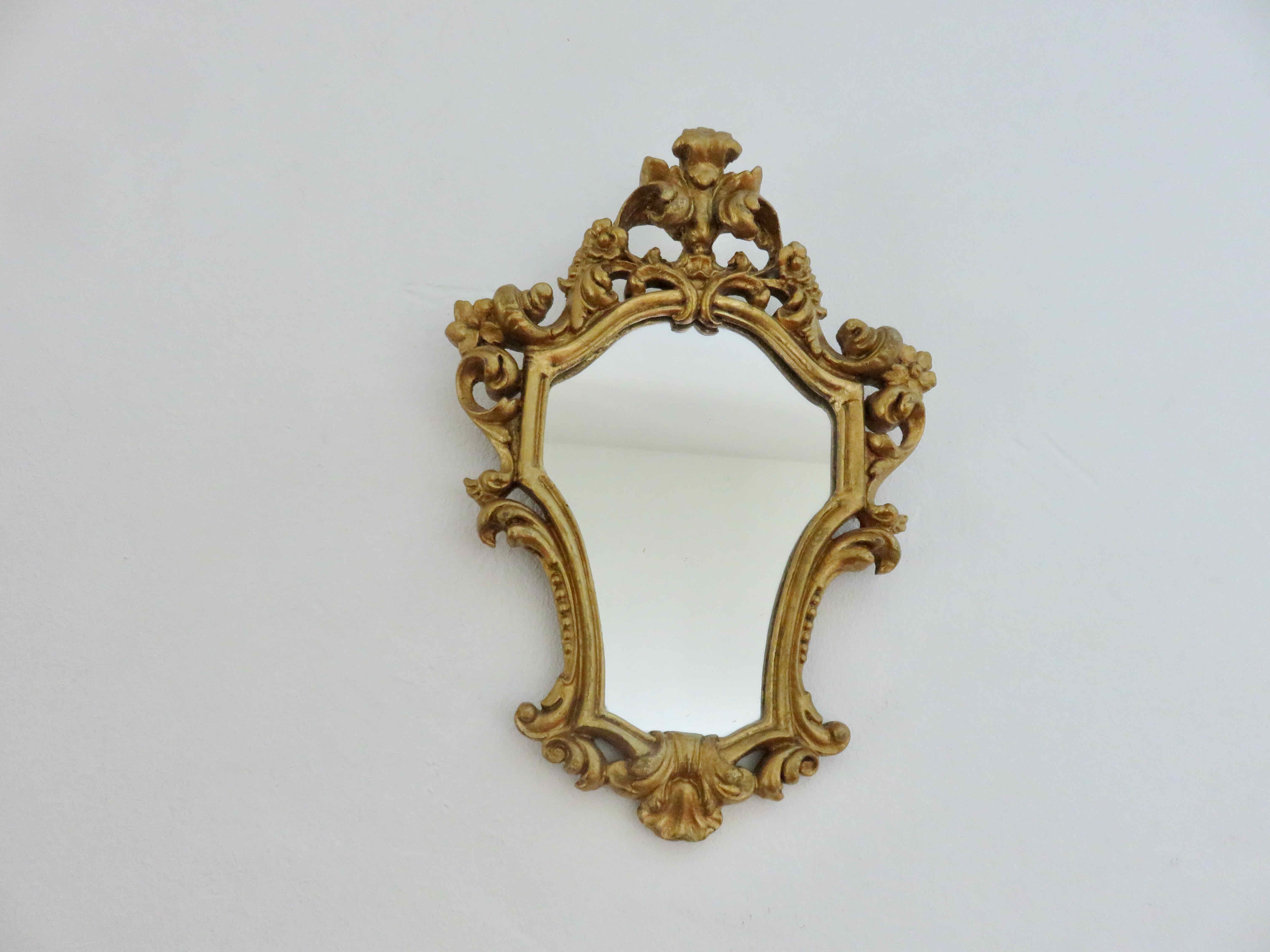 Baroque style mirror in gilded resin 60s 70s
