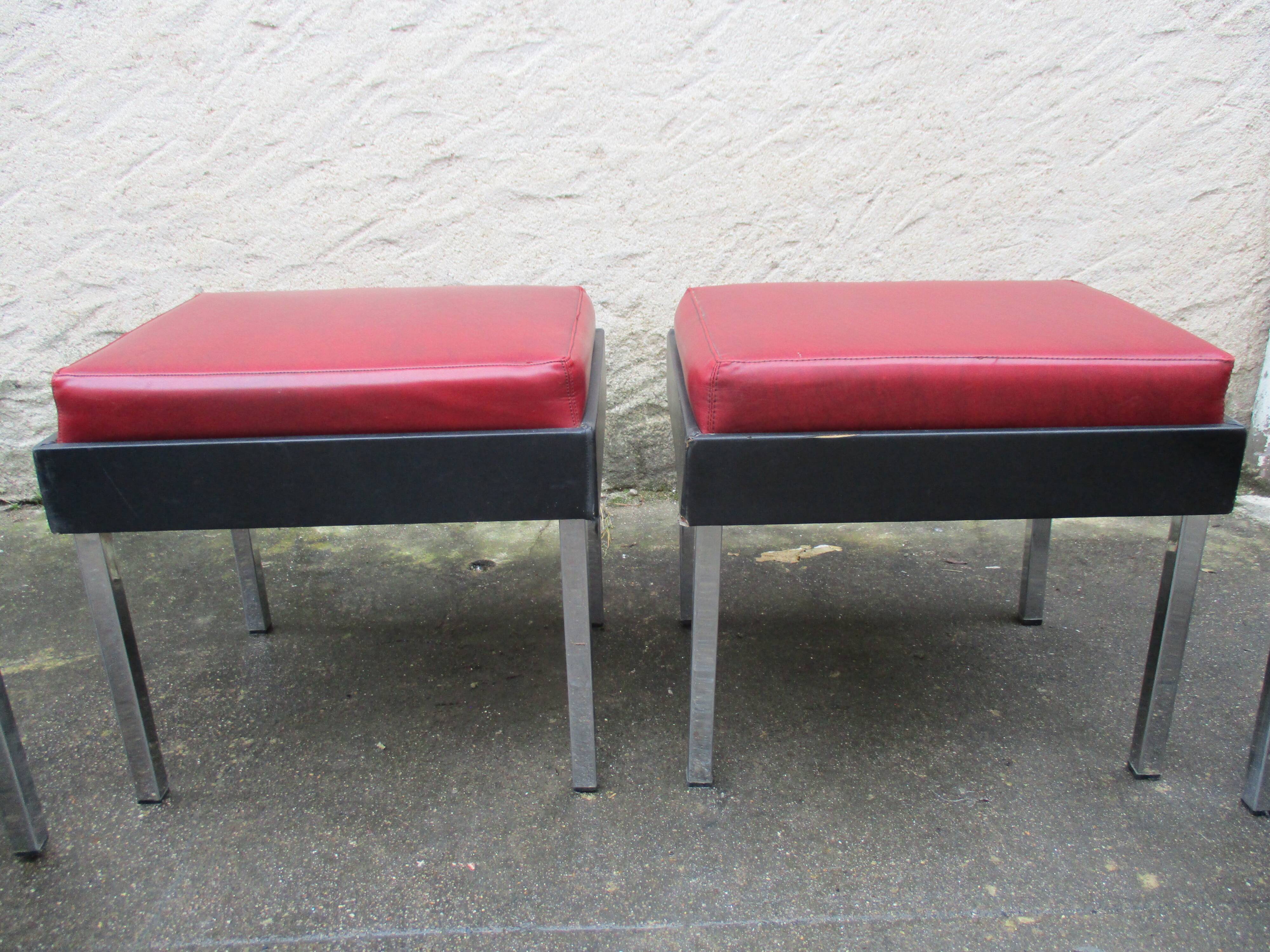 Anciens tabourets Strafor