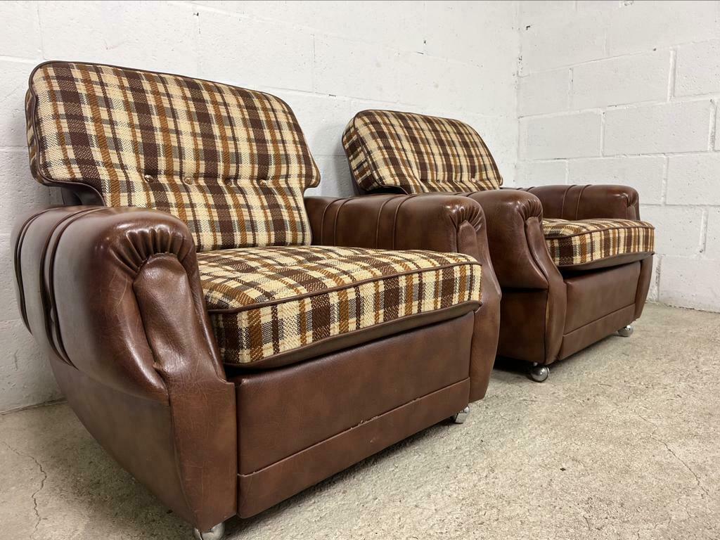 set of 2 vintage armchairs / single seats / armchairs