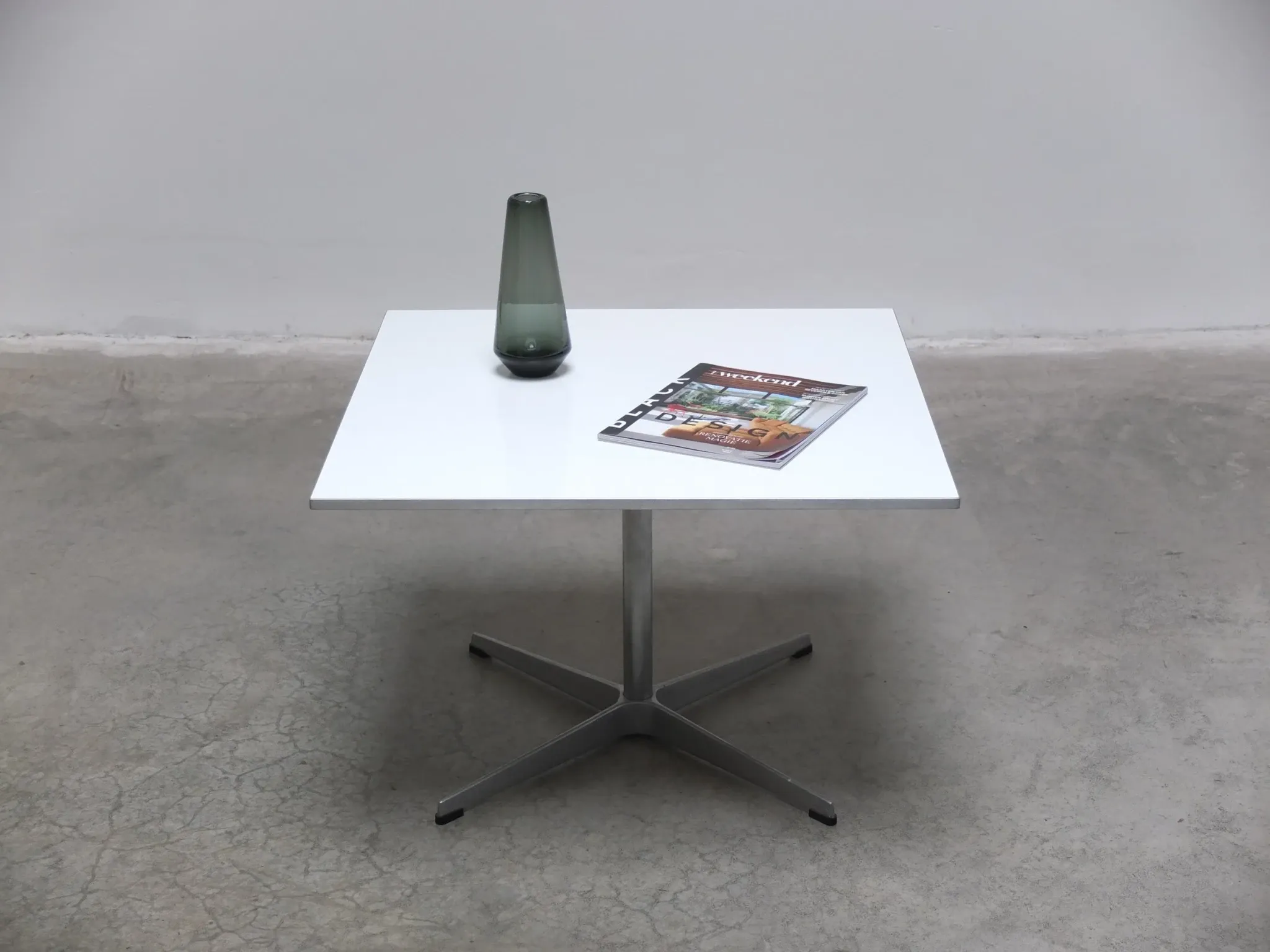 Table carrée ou table basse par Arne Jacobsen pour Fritz Hansen, 1978