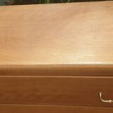 Dresser compass feet