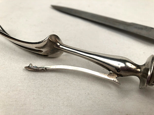 Leg service cutlery, silver punch Minerva