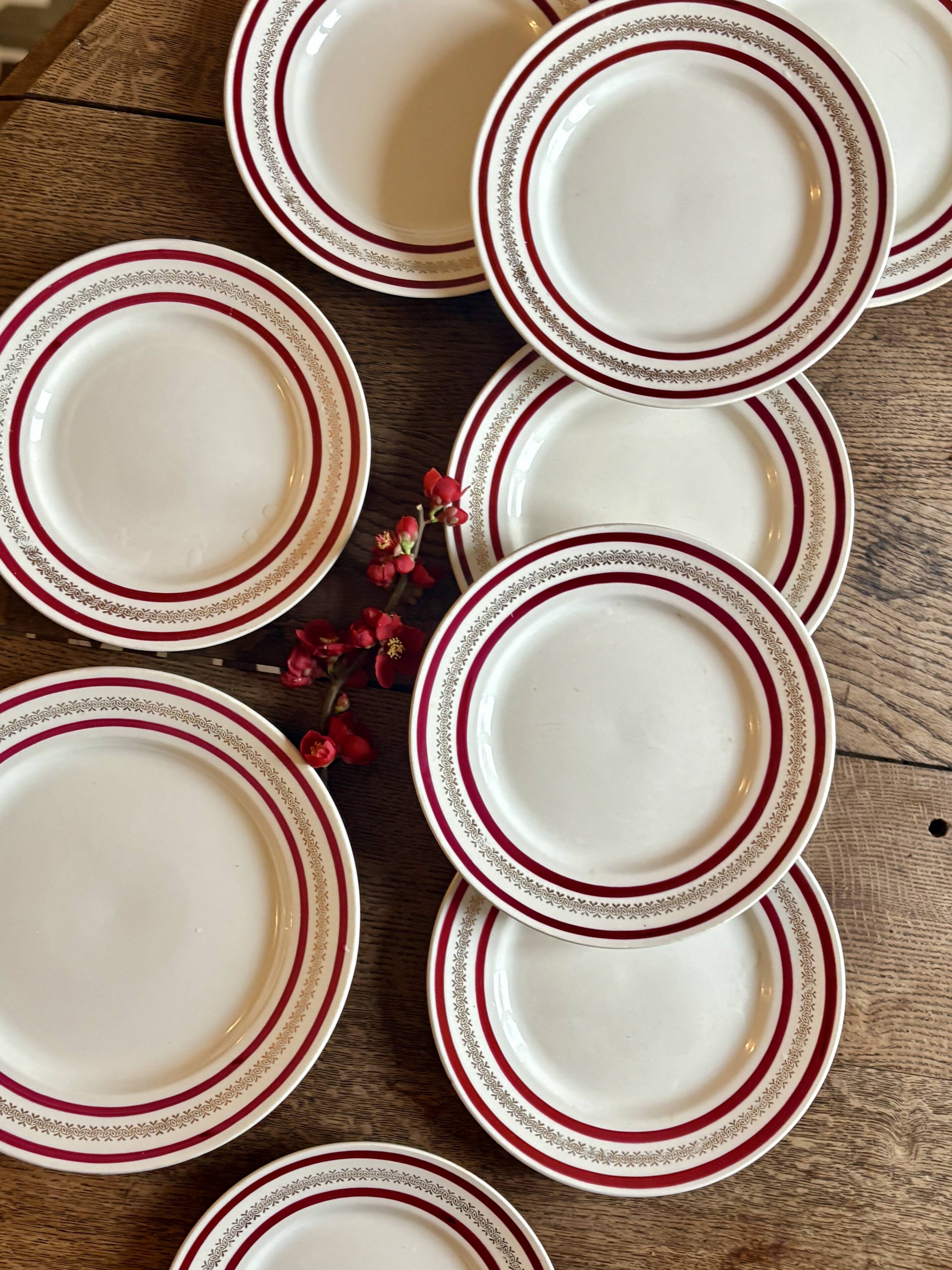 Set of 8 flat plates and a vintage dish, red and gold decorations, manufactured